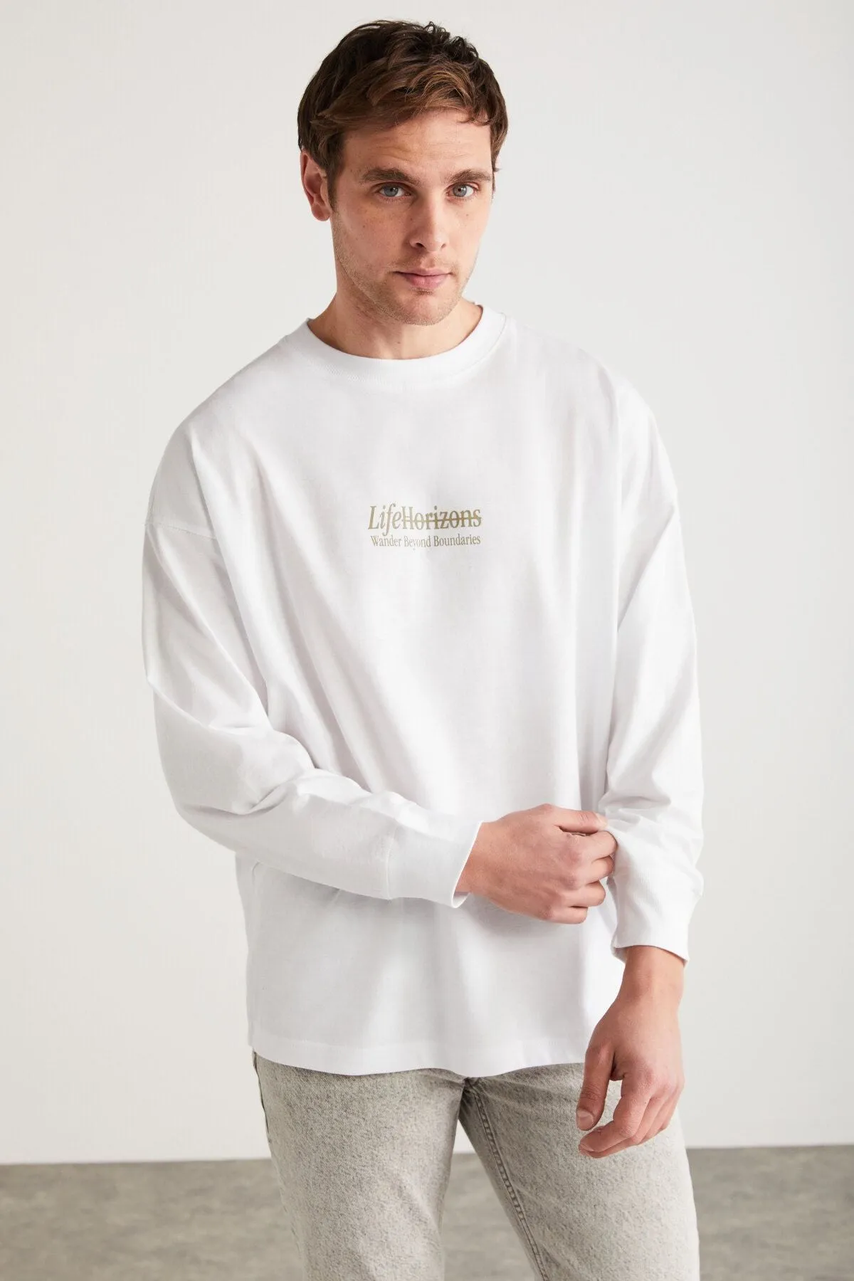 Benıto Men's Back Printing Detailed Oversiz 100 %Organic Cotton Knitting Short Arm White T-shirt