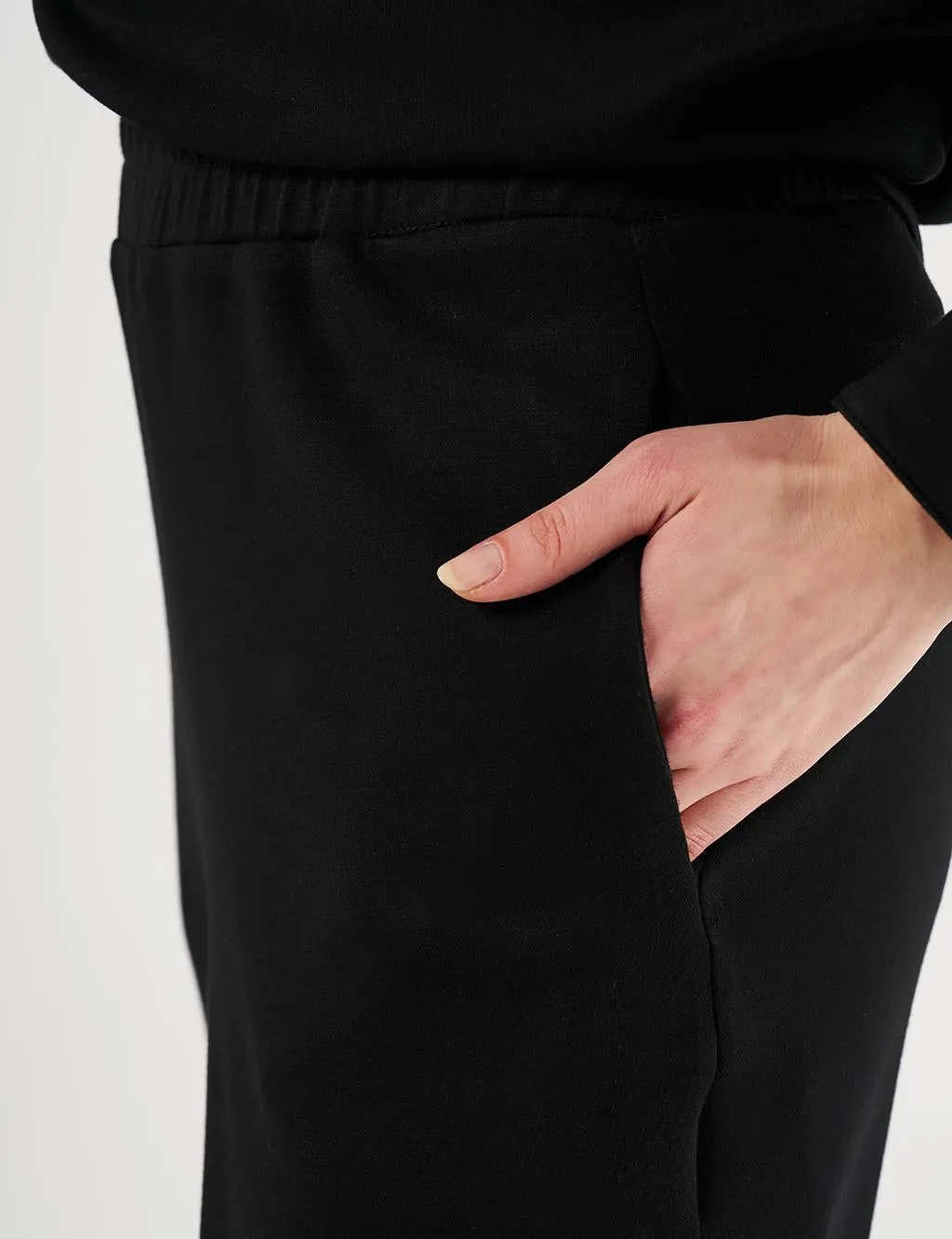 Embroidered Scuba Double Suit Black