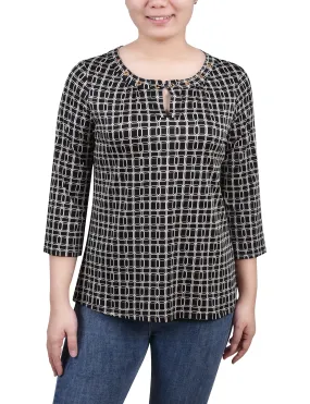 Petite 3/4 Sleeve Grommet Top