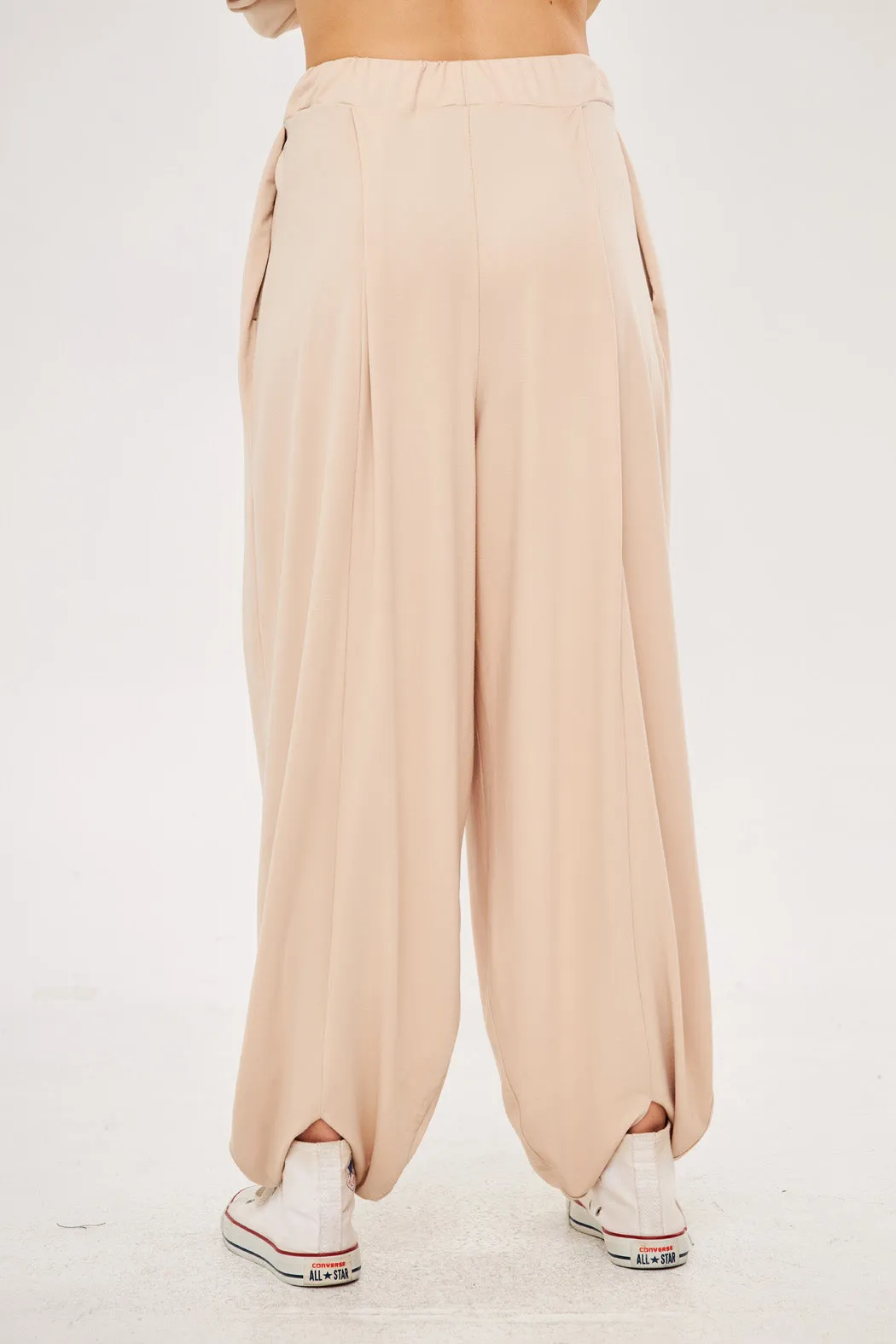 Wide-Leg Relaxed Fit Pleated Trousers