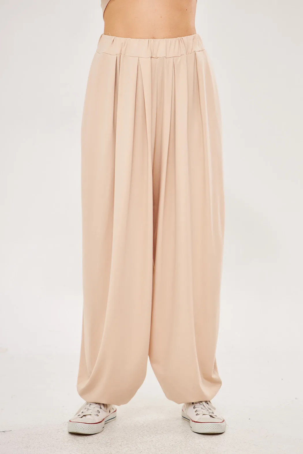Wide-Leg Relaxed Fit Pleated Trousers